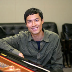2007 30 Below Recipient - Thomas Yu