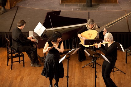 Hart Godden (harpsichord), Tara Semple (baroque flute), Madeleine Owen (theorbo), Marie-Noelle Berthelet (baroque flute)