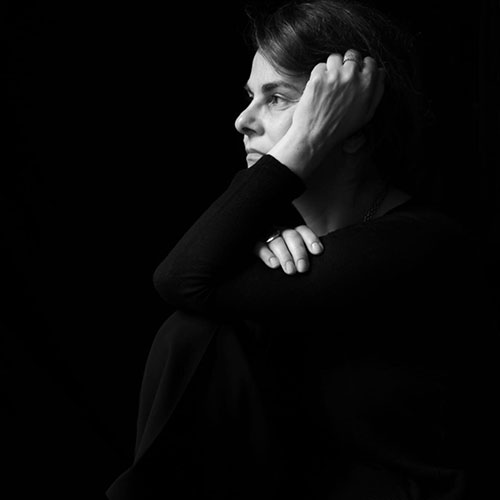 A black and white photo of artist Lesie Maruschak