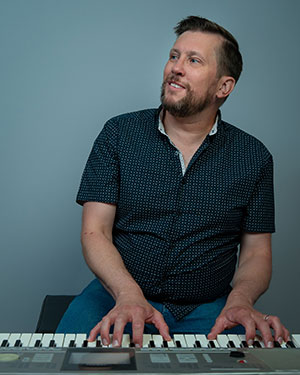 Nathan Coppens at piano